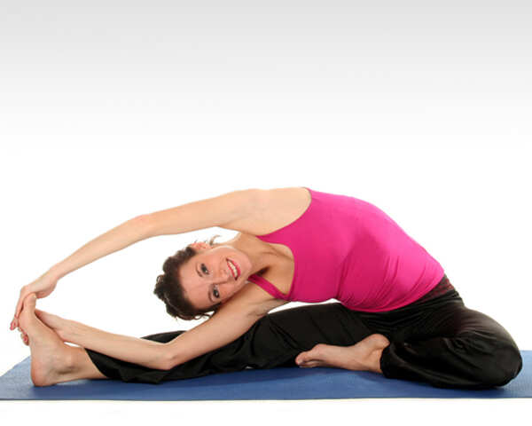 Yoga moves that cleanse the stomach | Femina.in