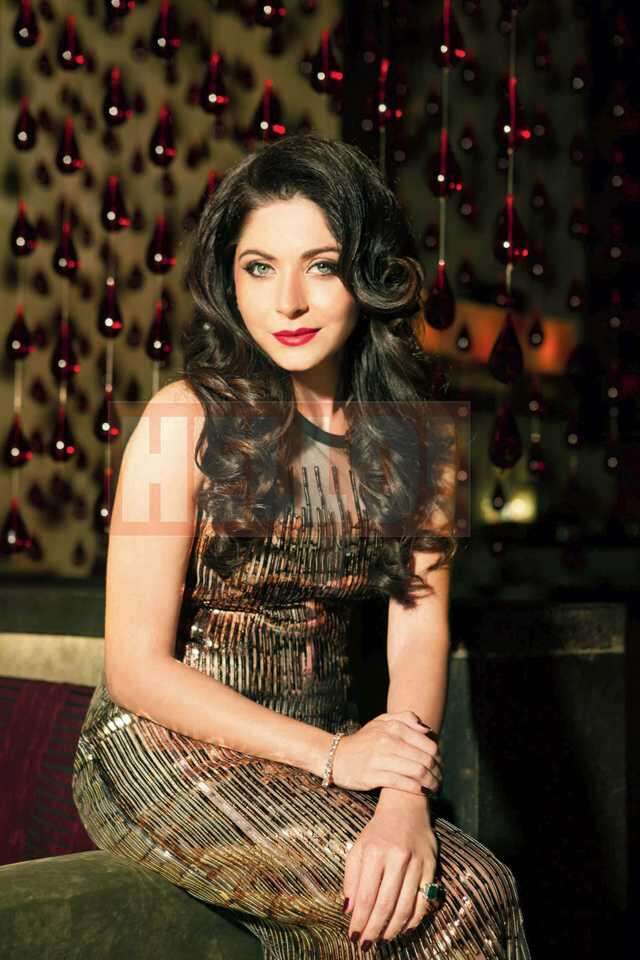 Singer Kanika Kapoor about her voice and glamour | Femina.in