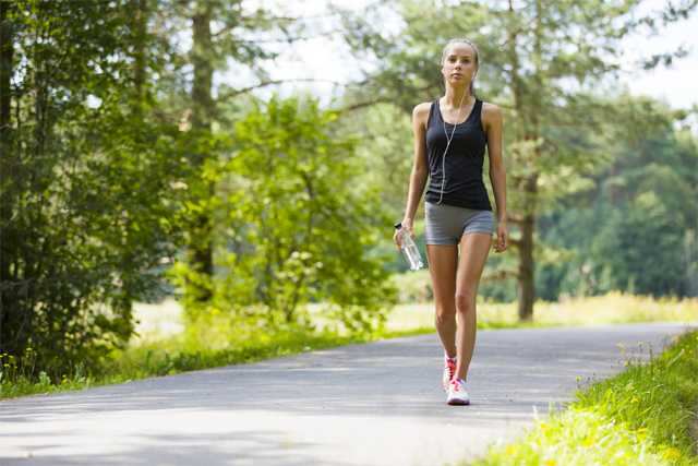 5 minute brisk walk 3 times day for senior smoker