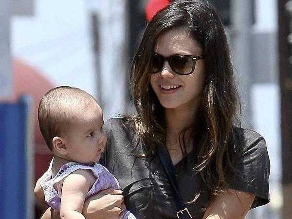 Rachel Bilson S Daughter Briar Rose Masters Her Own Beauty Regime Femina In