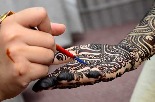 Make your bridal mehendi last long | Femina.in