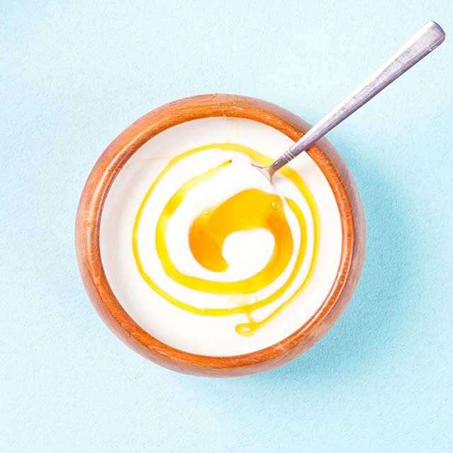 Greek yoghurt and honey for hair fall