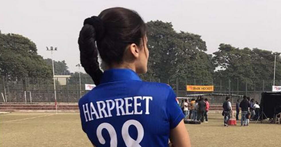 Taapsee rocks the Indian hockey jersey for Soorma | Femina.in