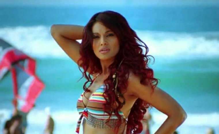 bipasha basu burgundy hair colour