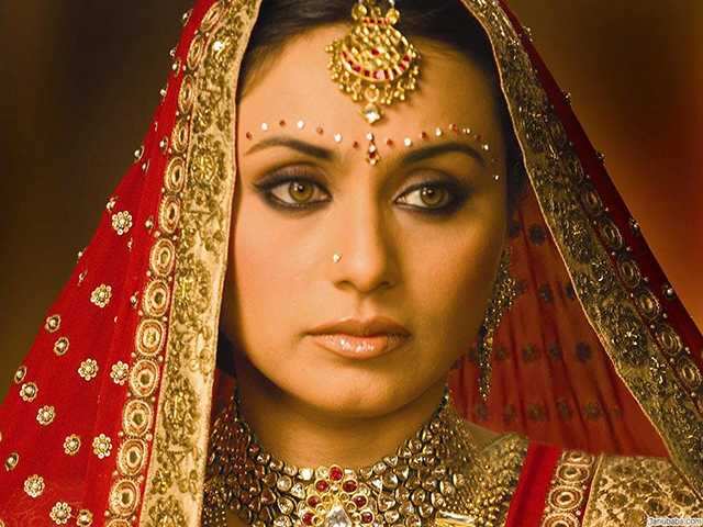 Get inspired by Bollywood for D-Day makeup | Femina.in