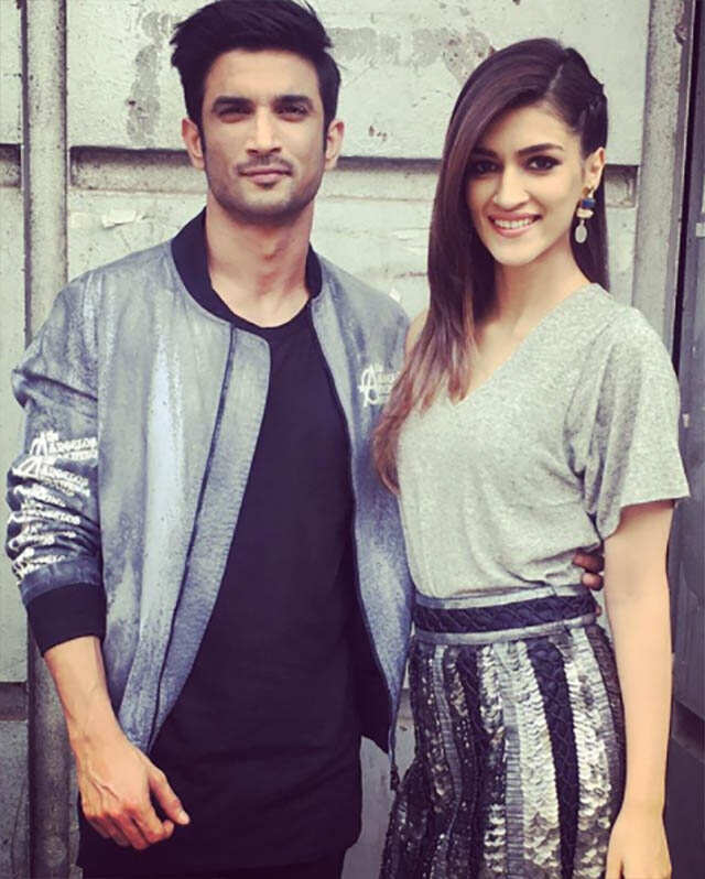 Signs that Kriti and Sushant are dating | Femina.in