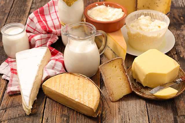 Các loại thực phẩm phổ biến phá hoại làn da của bạn