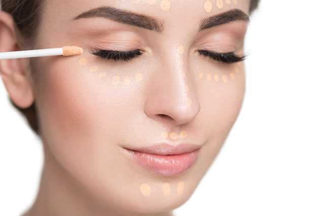 Nền tảng đầu tiên, sau đó che khuyết điểm