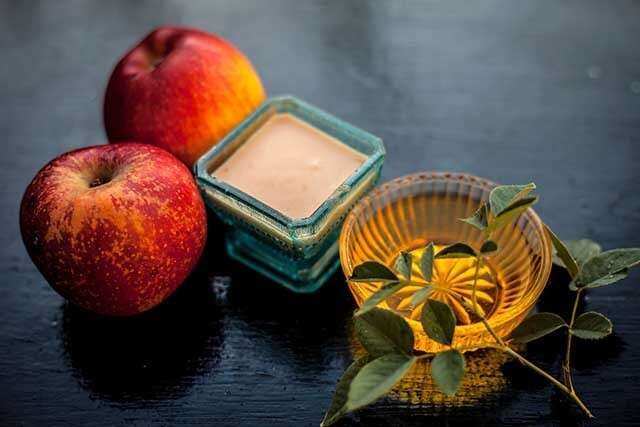 Benefits of Apple for the Skin - works as a moisturiser