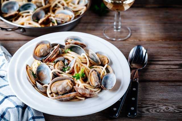 Foods rich in Vitamin B12 clams