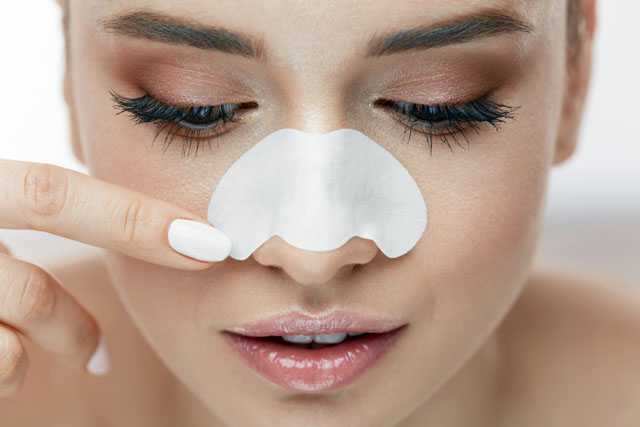 Baking soda for preventing blackheads