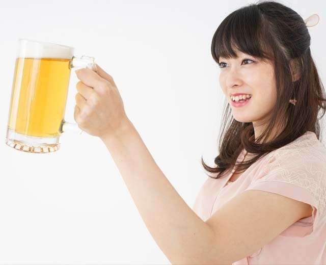 Conseils de soins capillaires faits maison : Rinçage à la bière