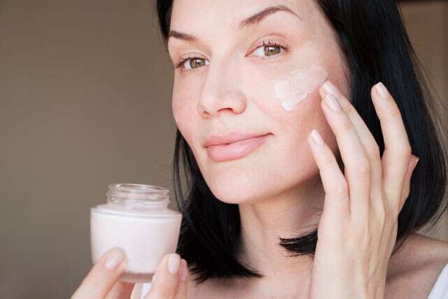 Skincare tips for oily skin needs moisturiser