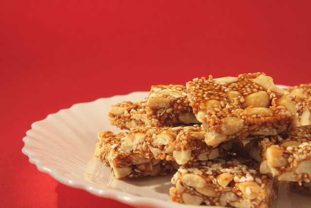 Peanuts mixed with jaggery to make Chikki