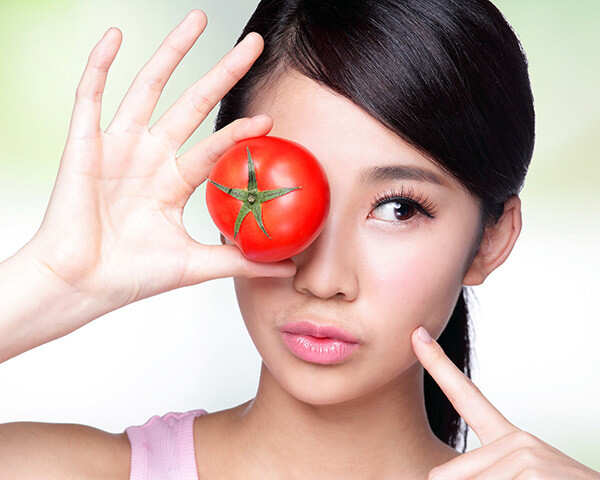 How To Use Tomato For Your Face | Femina.in