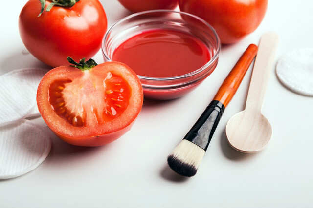 How To Use Tomato For Your Face | Femina.in