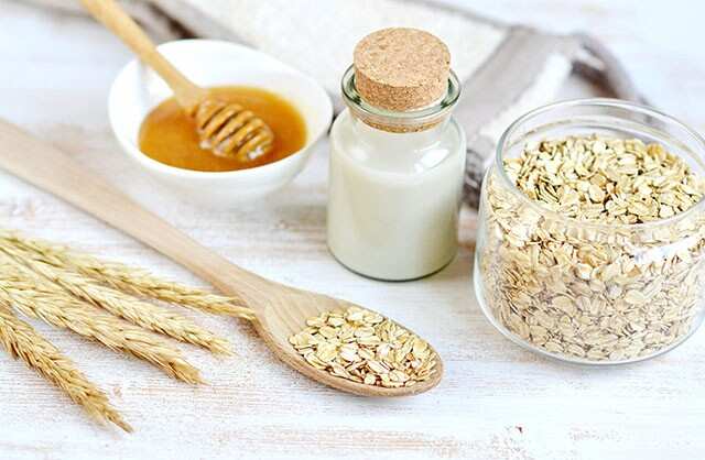 Oatmeal Scrub for Blackhead Removal