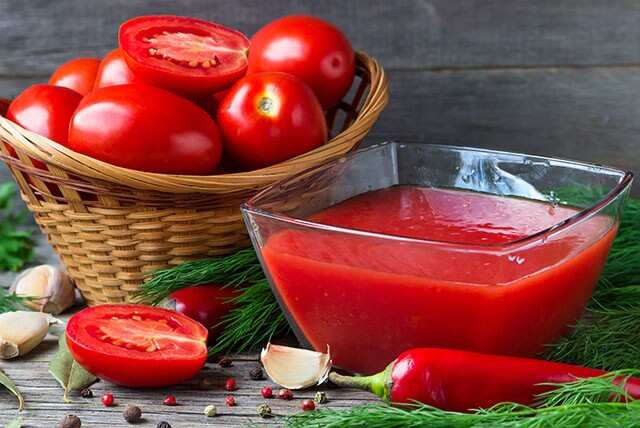 Tomato Pulp for Blackhead Removal