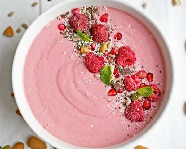 Strawberry Banana Smoothie Bowl | Femina.in