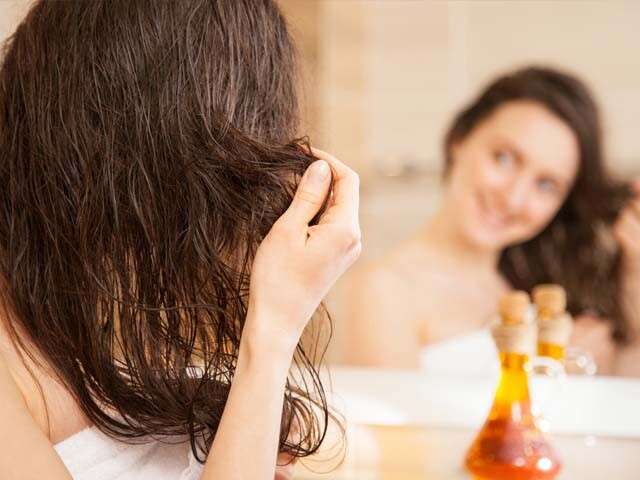 Prevent Split Ends with Oiling Your Hair