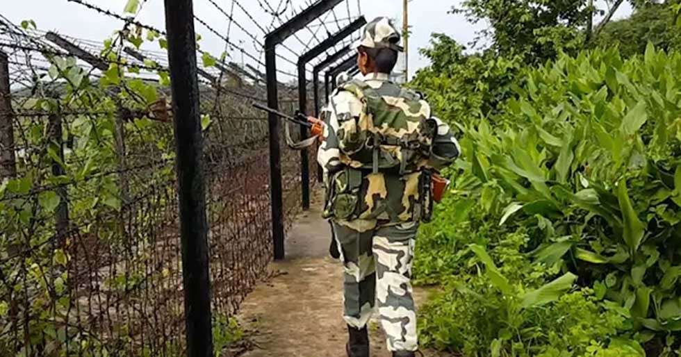 3 Gujarat girls in border villages to join BSF | Femina.in