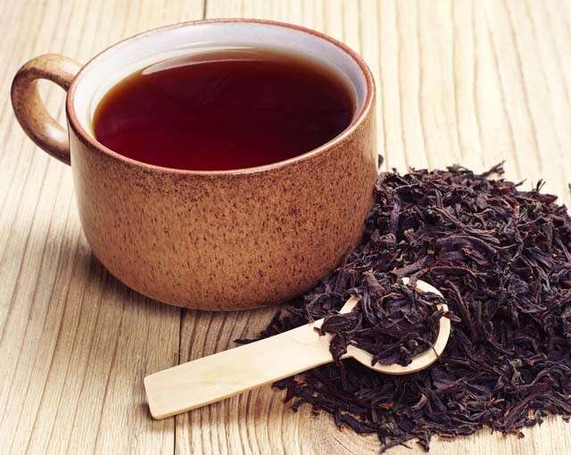 Use An Application Of Black Tea And Coffee To Treat White Hair
