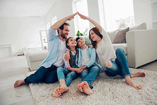Should You Indulge In Pda In Front Of Your Kids Femina In