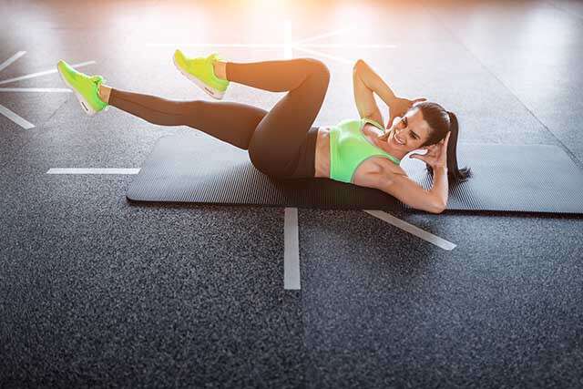 Side crunches to lose belly fat