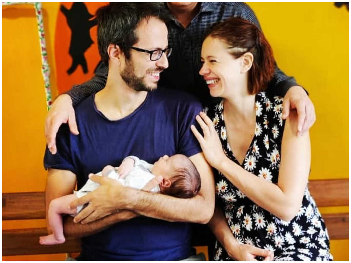 Kalki Koechlin And Baby Sappho Femina In