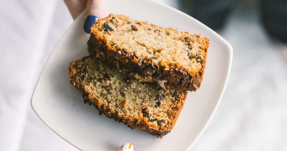 A Super Easy Recipe To Bake The Insta-Famous Banana Bread | Femina.in