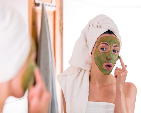 4 Effective DIY Homemade Face Masks For Acne Prone Skin