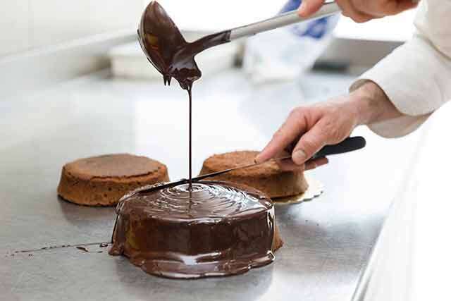 Your 101 Guide On How To Make Cake Without An Oven | Femina.in