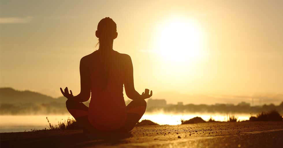 Breathing Exercises To Strengthen Lungs During COVID-19 Times | Femina.in