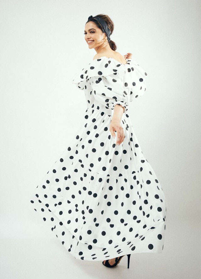 Polka dot retro store look