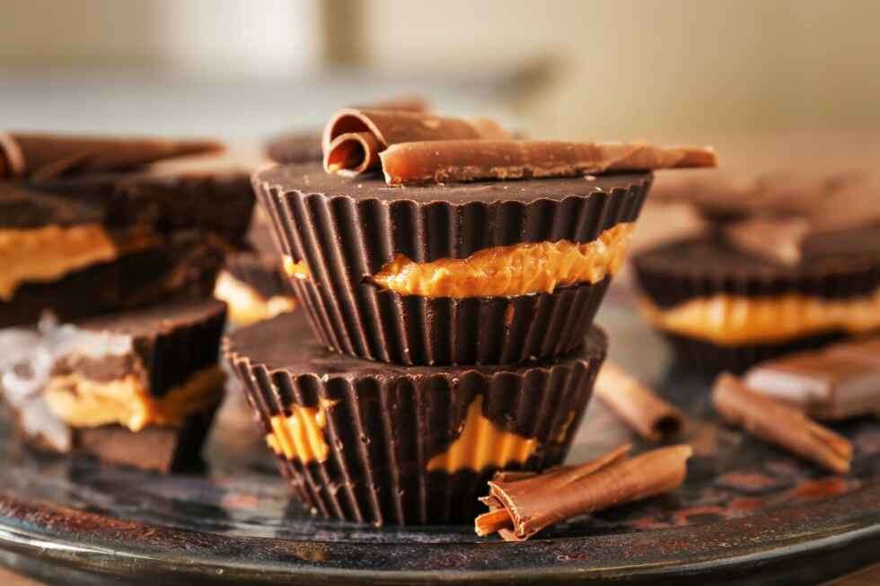 Femina More new Easy Desserts Chocolate Peanut butter cups
