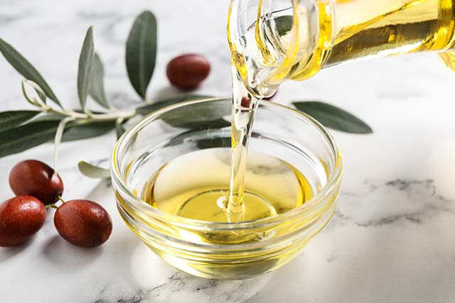 oil cleansing with olive oil