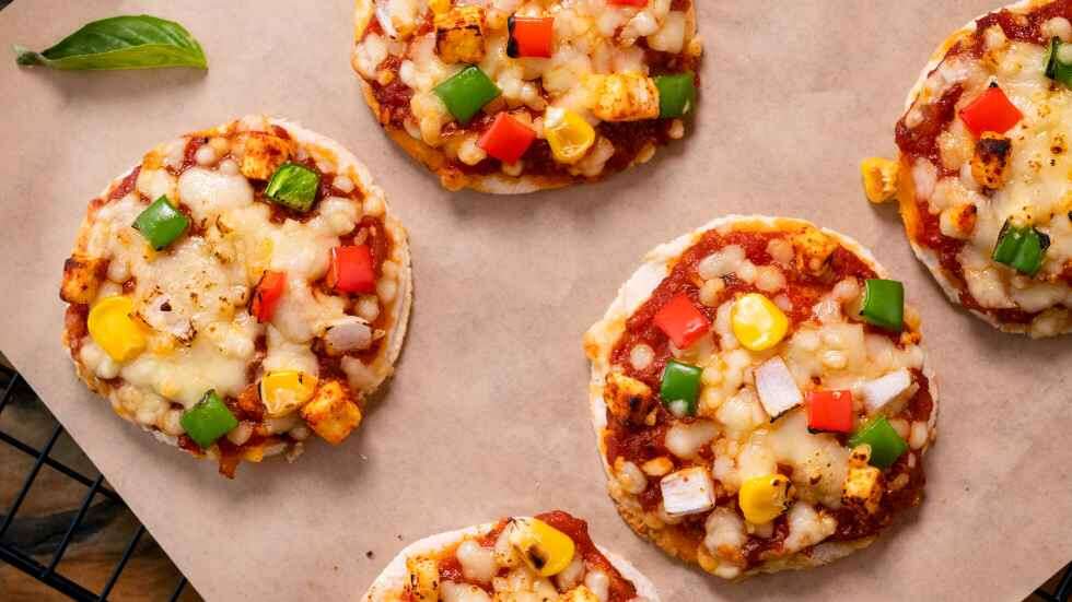 Festive bites Mini Cheese burst pizza