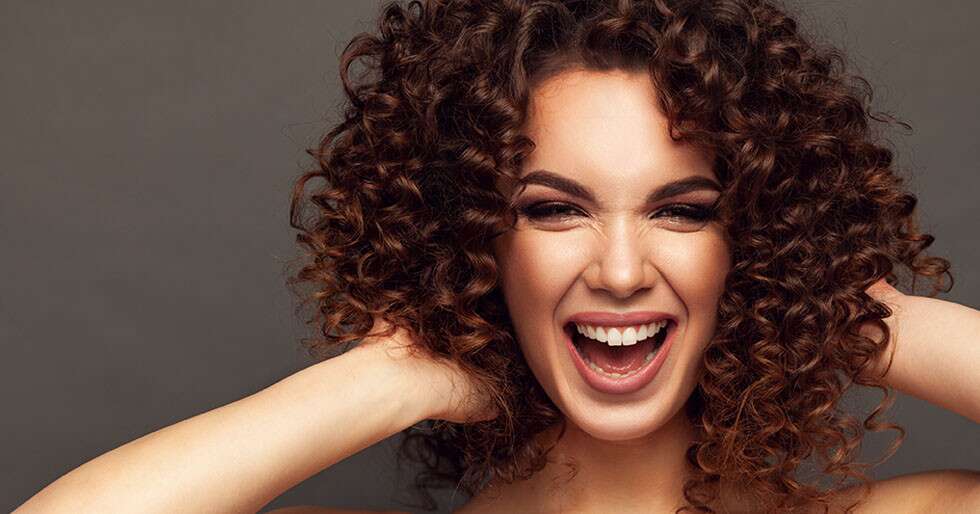 Curly Hair Styling Tip To Get The Best Defined Curls | Femina.in