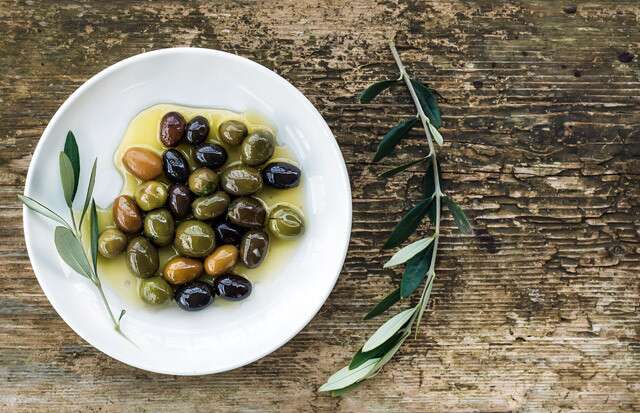 Keep Skin Bacteria At Bay With Olive Oil
