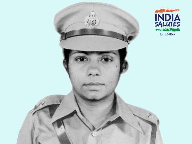 Meet Asha Sinha Indias First Woman Commandant For Paramilitary Forces