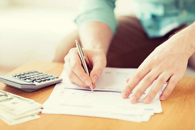 financial crisis diversify money