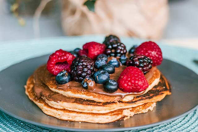 Nutrition pré-entraînement: crêpes au sirop