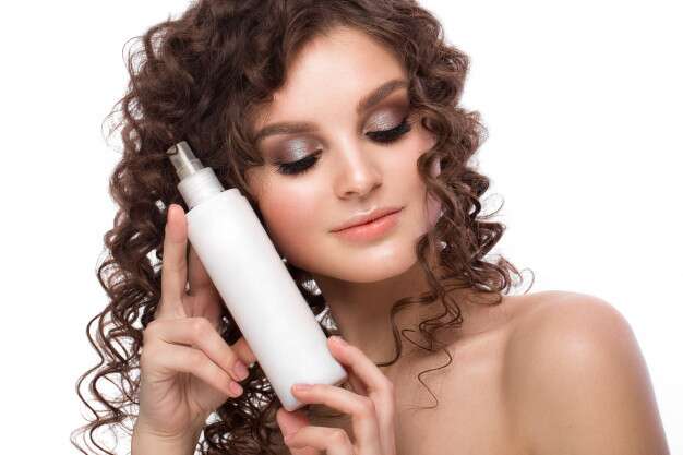 Make Your Own DIY Dewy Makeup Setting Spray 