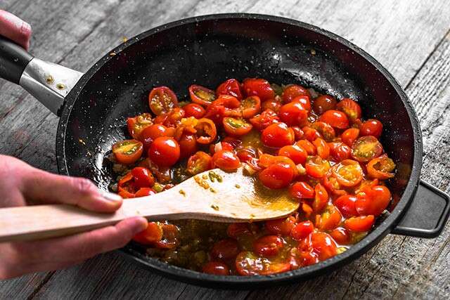 Foods For Glowing Skin: Cooked Tomatoes