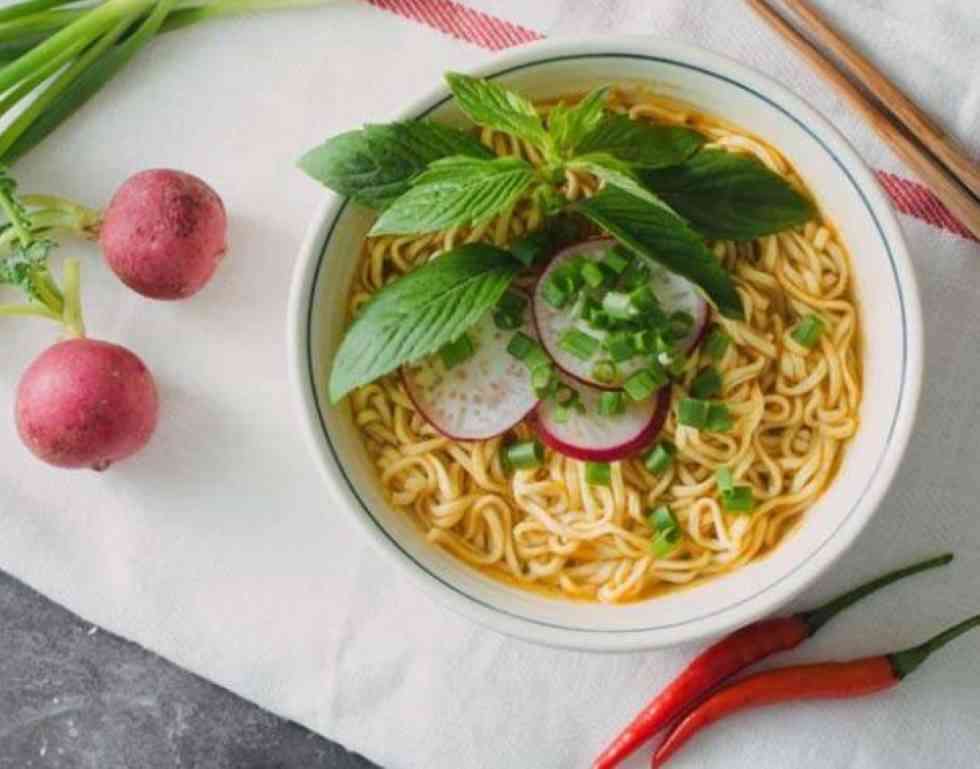 Femina More ways with instant noodles