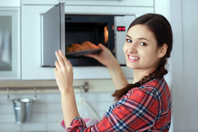 https://femina.wwmindia.com/content/2020/oct/different-types-of-convection-ovens.jpg