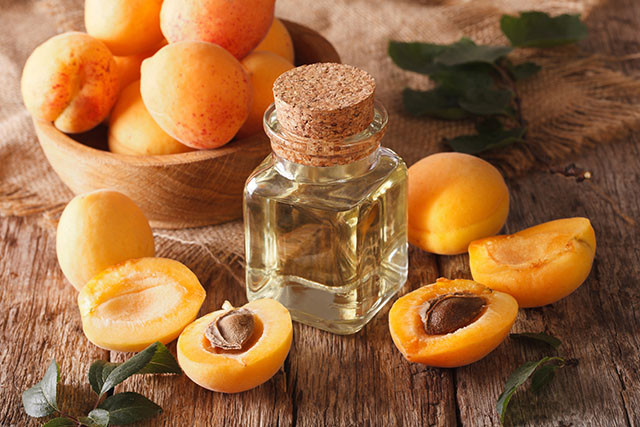 Home Remedies For Dry Skin: Apricot Kernel Oil