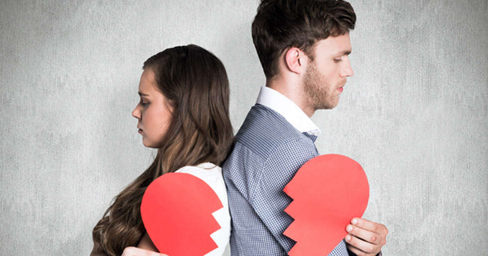 6 Unhealthy Characteristics In A Relationship That Are Instant Red Flags