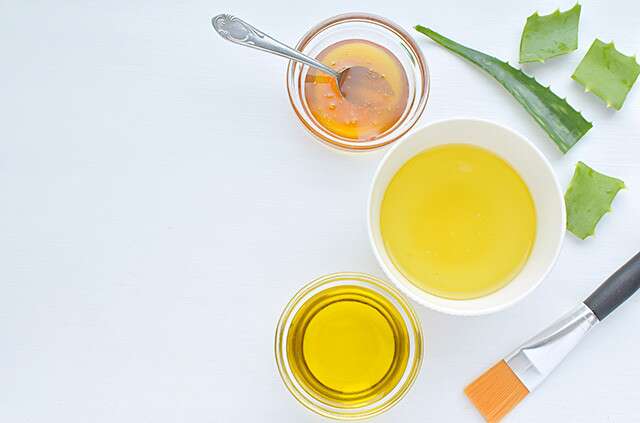 Aloe vera, olive oil and egg hair mask to strengthen the hair follicles,