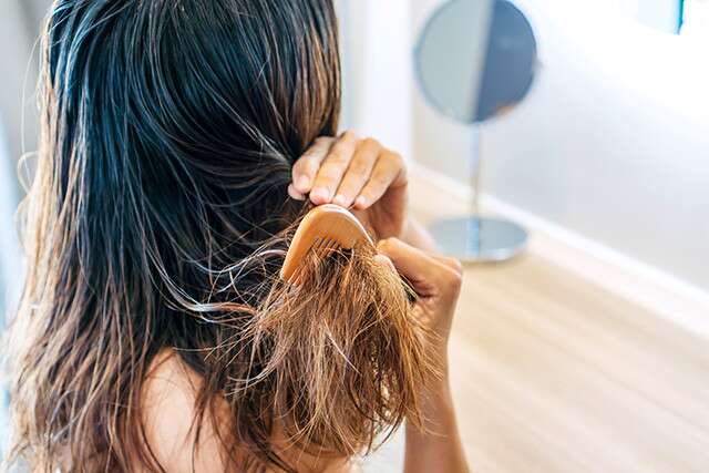 Do Not Comb Without A Detangling Agent